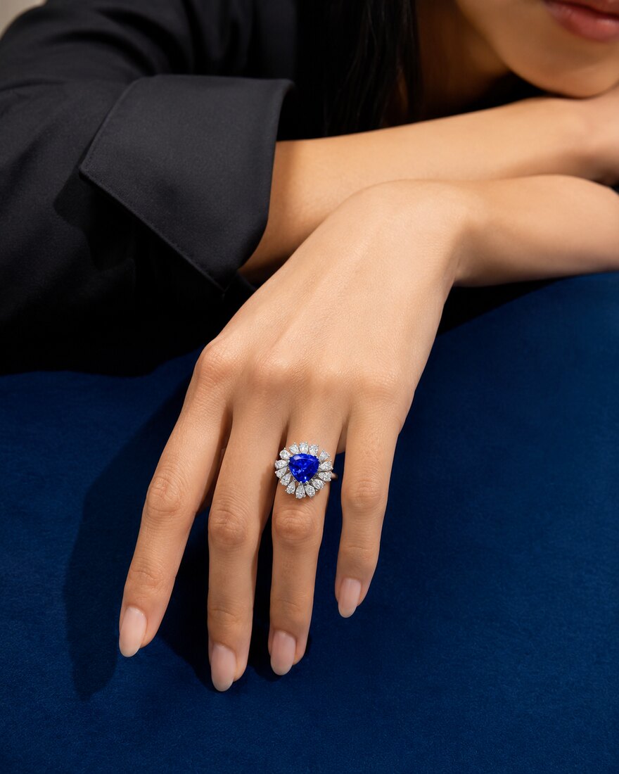 Anello con Tanzanite e Diamanti 6