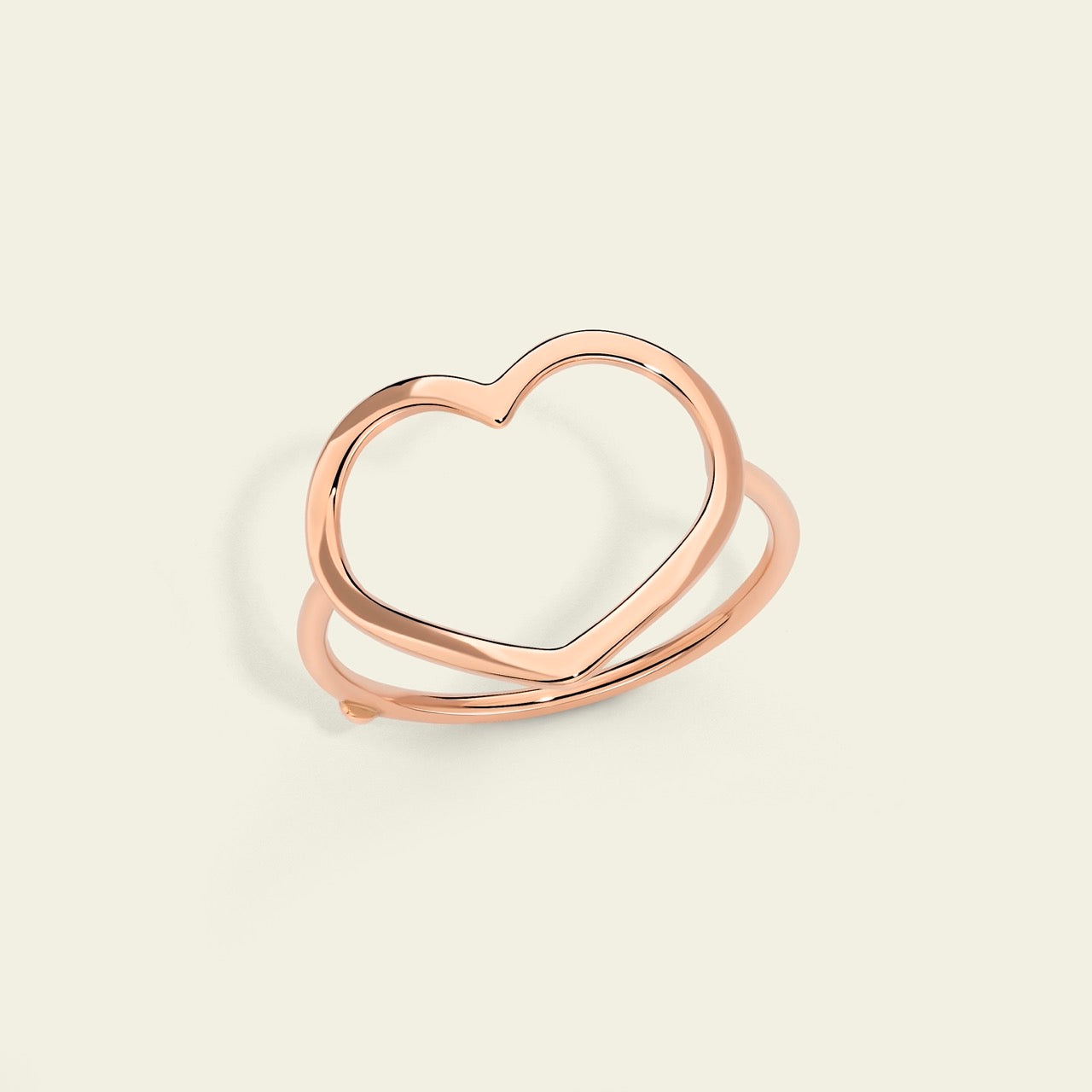 Anello con cuore grande a filo