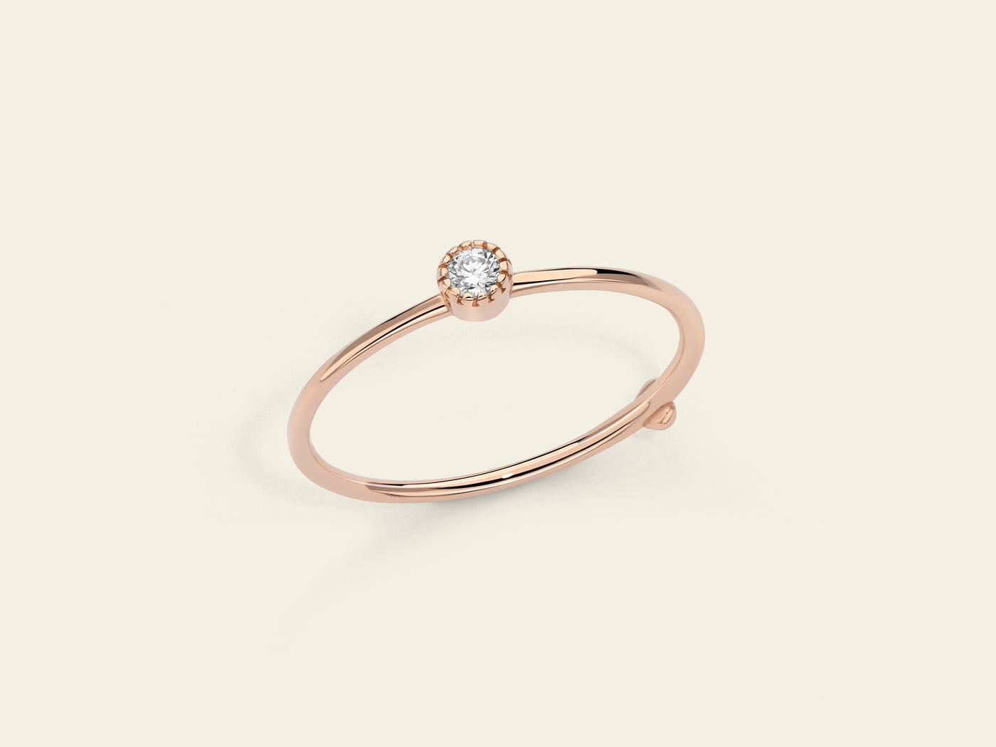 Anello con castone milligranato e diamante