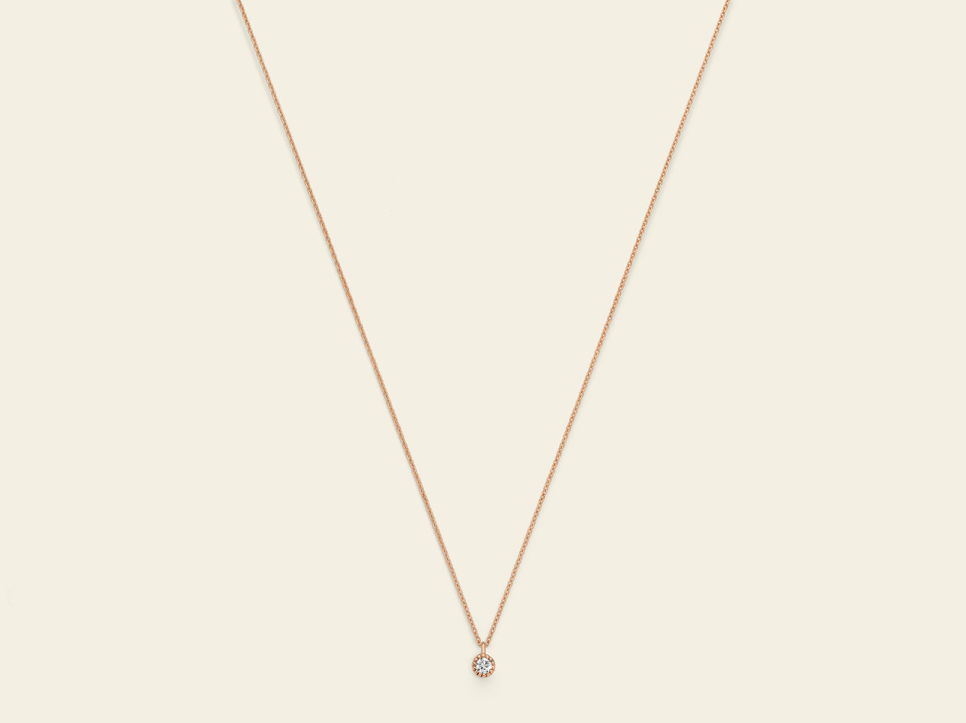 Collana con castone milligranato e diamante